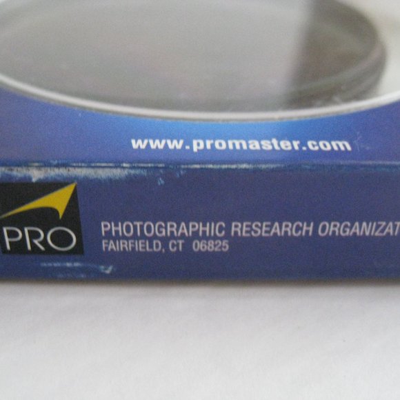 Promaster Digital Circular Polarizing Filter - 67mm Made in Japan in Case - Picture 3 of 10